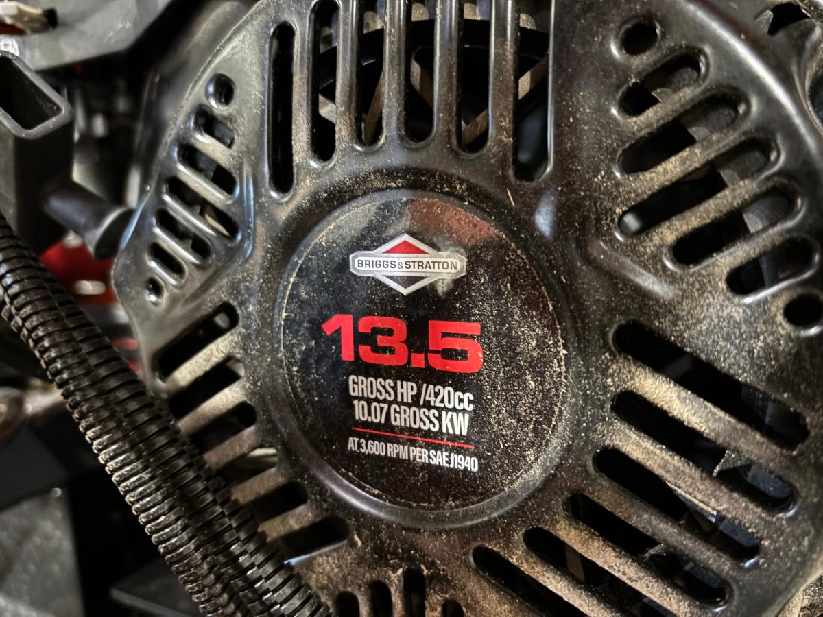 2025 SZ130E beltegående flishugger –  Briggs & Stratton 13,5 HK – Prosjektmaskin