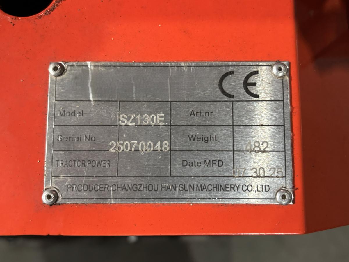 2025 SZ130E beltegående flishugger –  Briggs & Stratton 13,5 HK – Prosjektmaskin