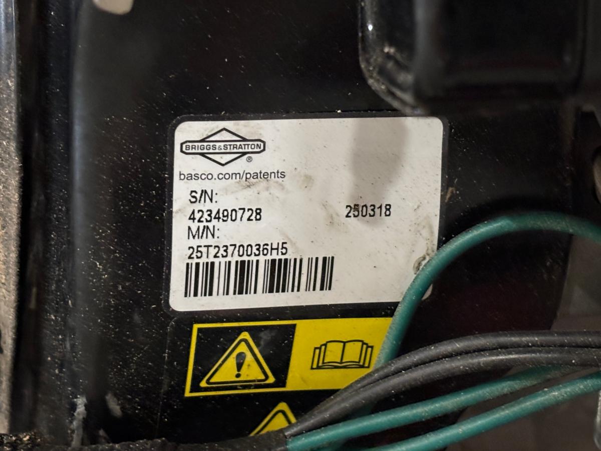 2025 SZ130E beltegående flishugger –  Briggs & Stratton 13,5 HK – Prosjektmaskin