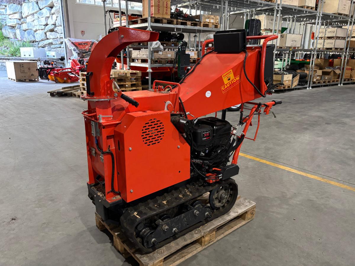 2025 SZ130E beltegående flishugger –  Briggs & Stratton 13,5 HK – Prosjektmaskin