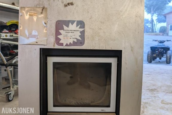 HWAM Wall designpeis / vedovn med styringssystem og skjermplater - ingen minstepris