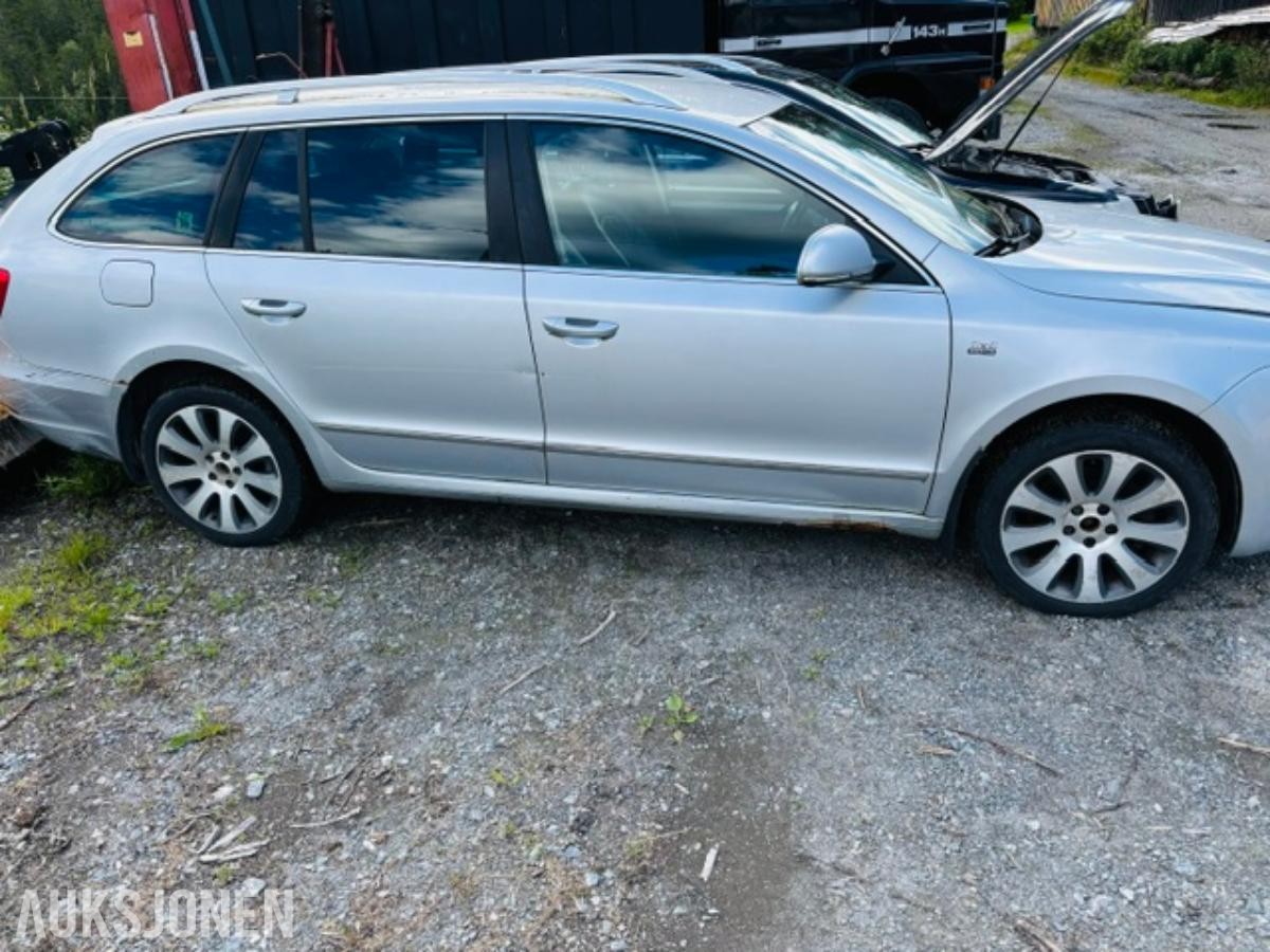 2 stk Skoda Superb, SUPERB 2.0-140 D 4X4