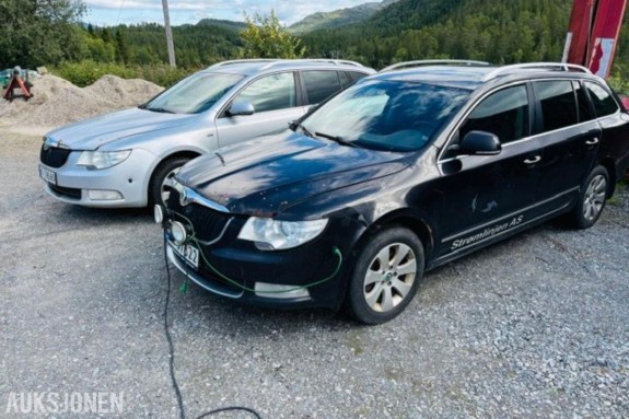 2 stk Skoda Superb, SUPERB 2.0-140 D 4X4