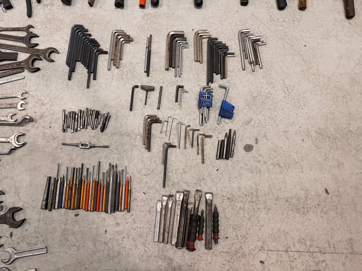 Stort parti håndverktøy og verkstedmateriell