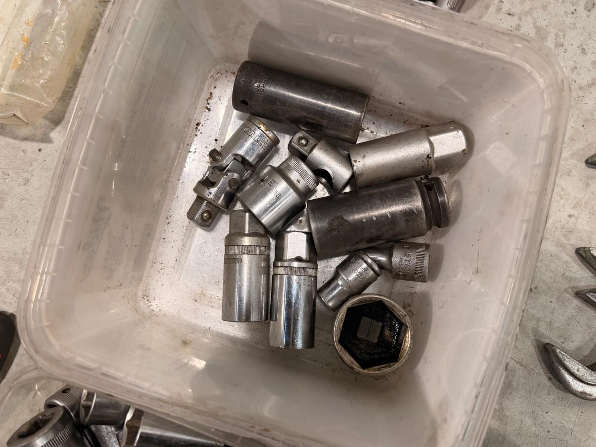 Stort parti håndverktøy og verkstedmateriell