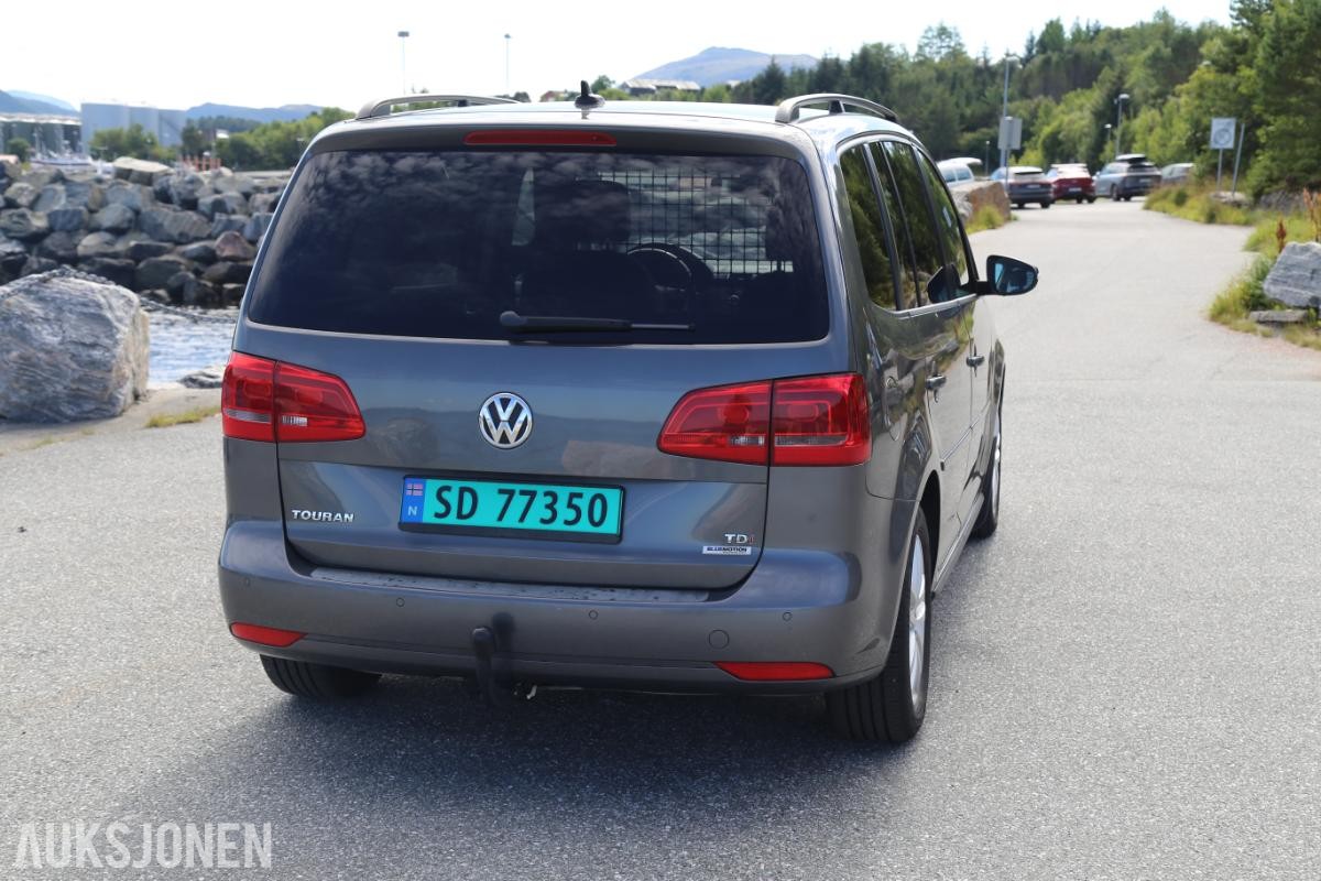 2015 Volkswagen Touran 1.6 Diesel 105hk Automat, Cruisekontroll, Hengerfeste