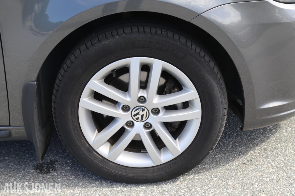 2015 Volkswagen Touran 1.6 Diesel 105hk Automat, Cruisekontroll, Hengerfeste