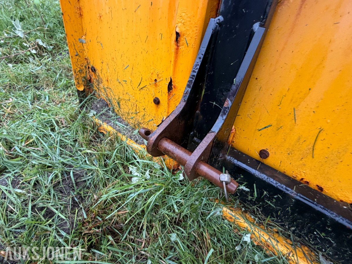 2019 Dalen 2034-U sandstrøer - koplingsramme - hydrauliske slanger