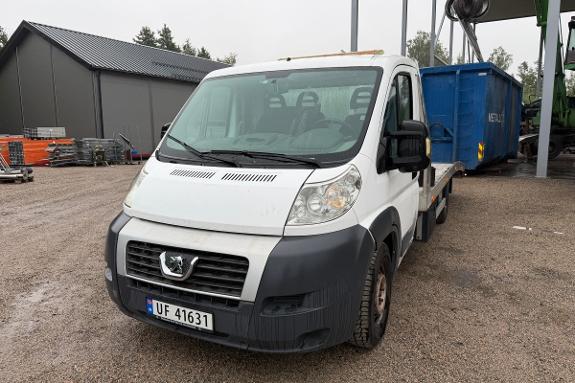 2007 Peugeot Boxer 3.0 HDi bilfrakter - 151 612 km - EU-godkjent til 25.04.2026 - Aluminiumsplan med elektrisk vinsj - Webasto dieselvarmer - Tilhengerfeste