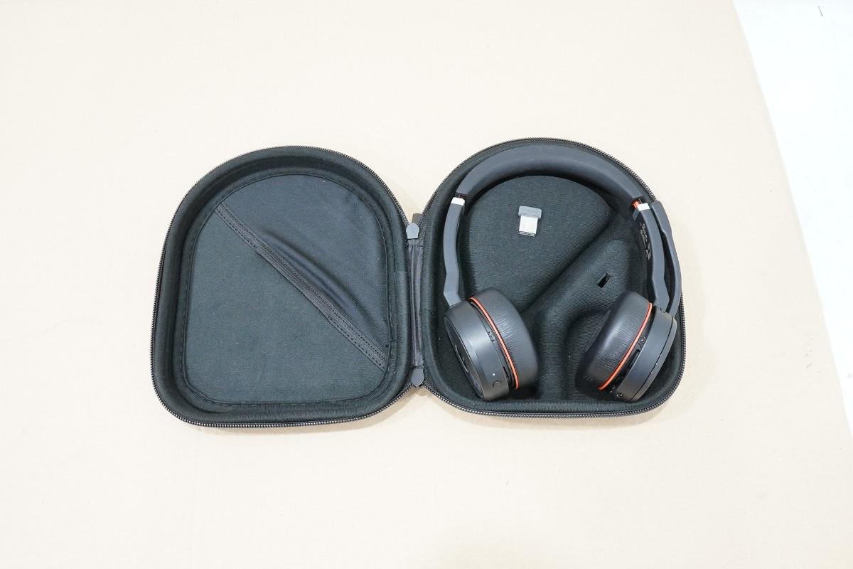 Parti med Jabra, Contour, Logitech og Lenovo IT-/kontorutstyr