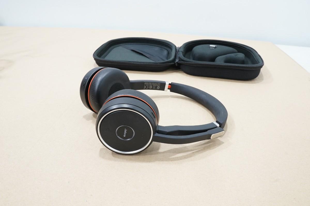 Parti med Jabra, Contour, Logitech og Lenovo IT-/kontorutstyr