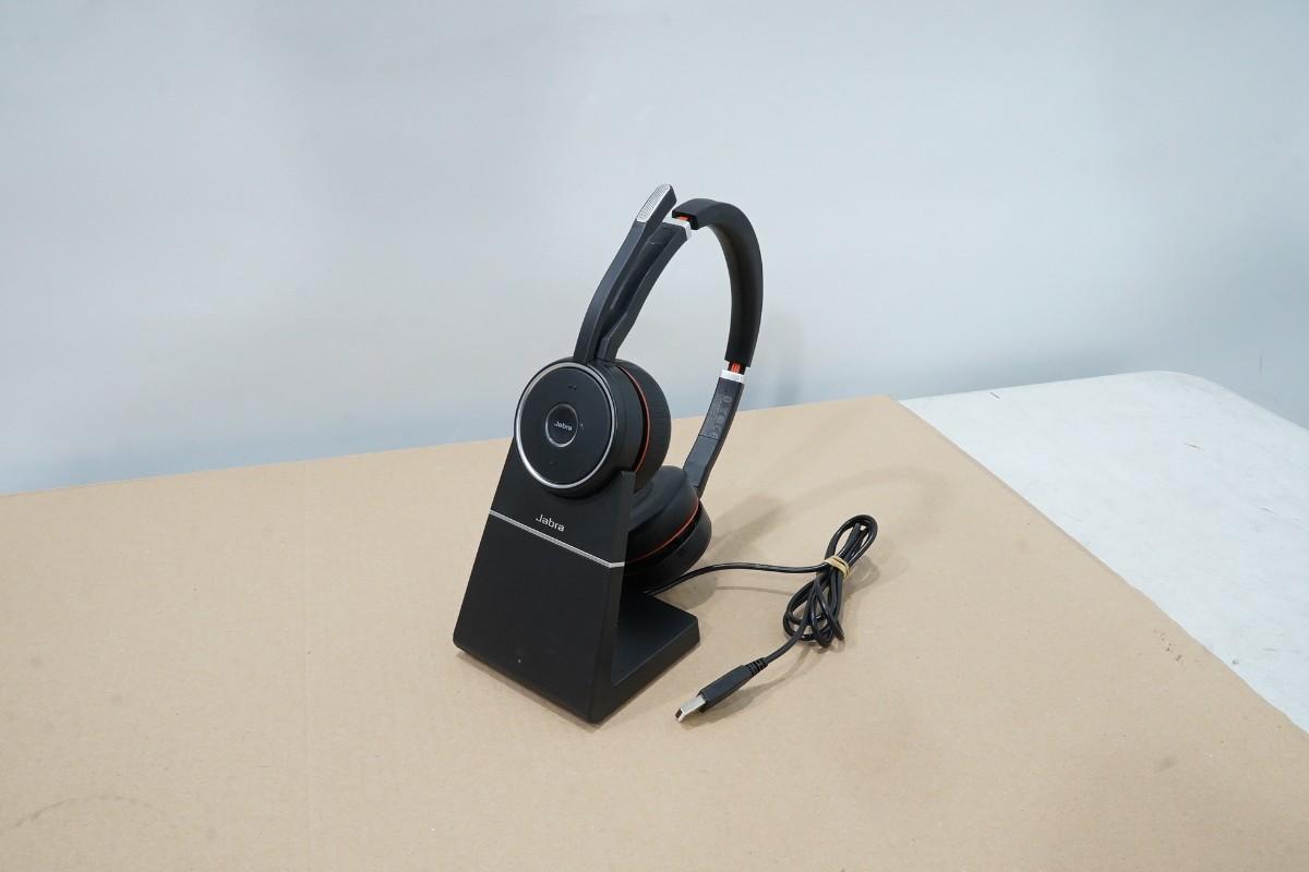 Parti med Jabra, Contour, Logitech og Lenovo IT-/kontorutstyr