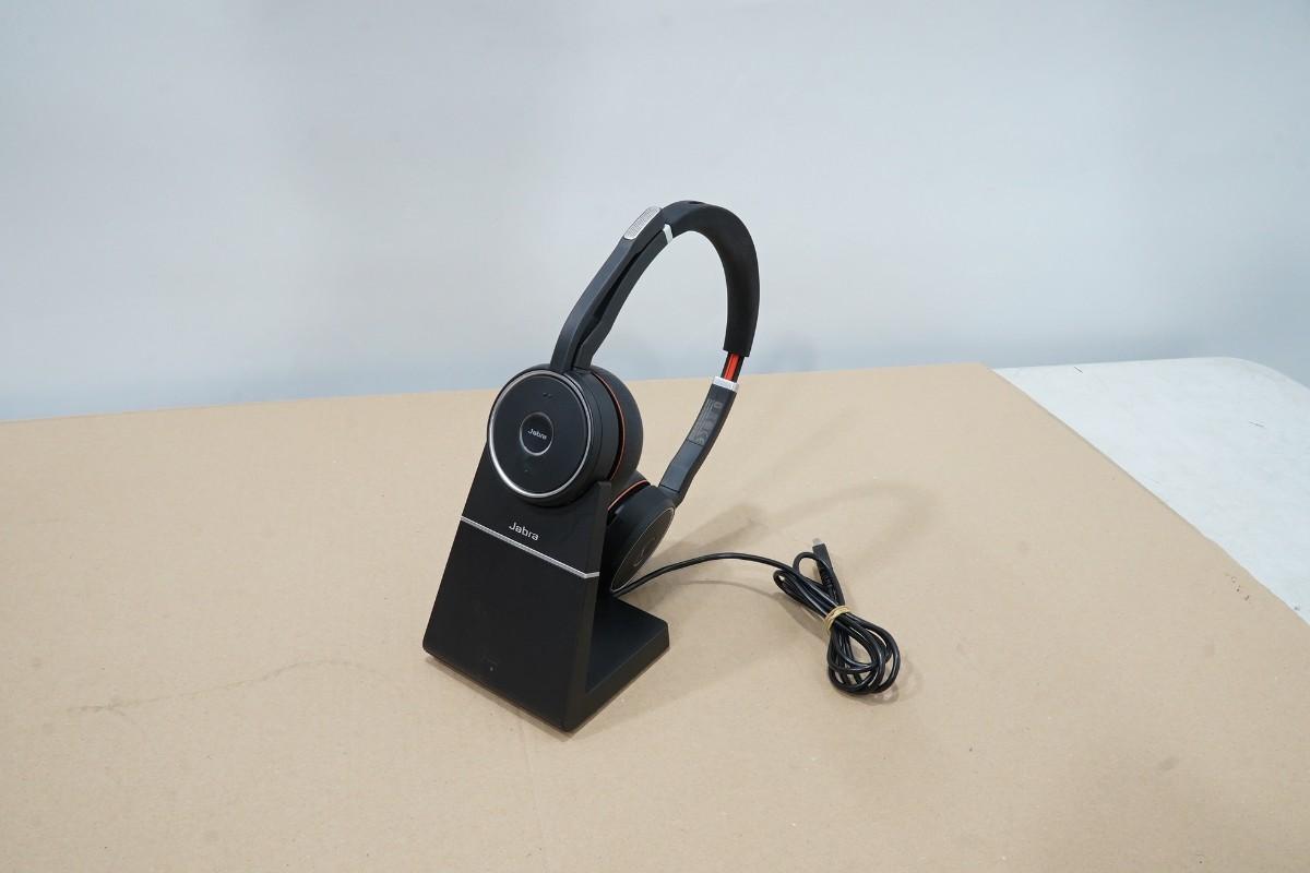 Parti med Jabra, Contour, Logitech og Lenovo IT-/kontorutstyr