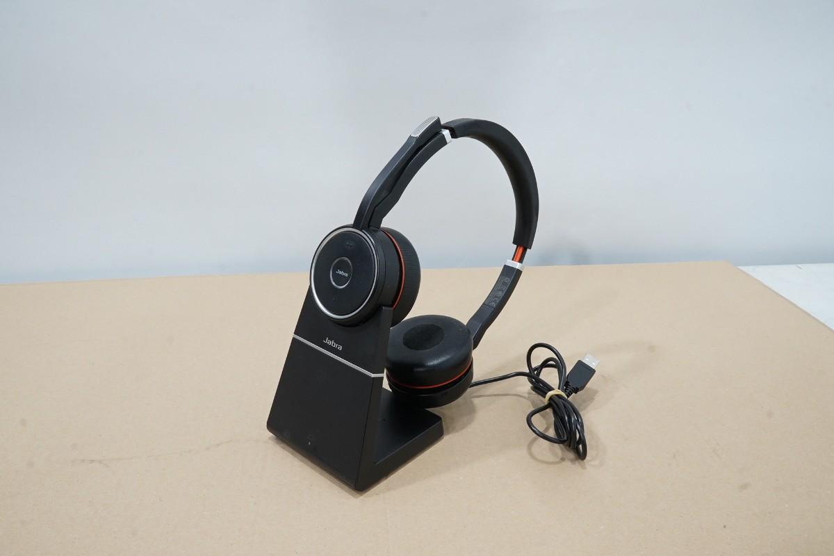 Parti med Jabra, Contour, Logitech og Lenovo IT-/kontorutstyr