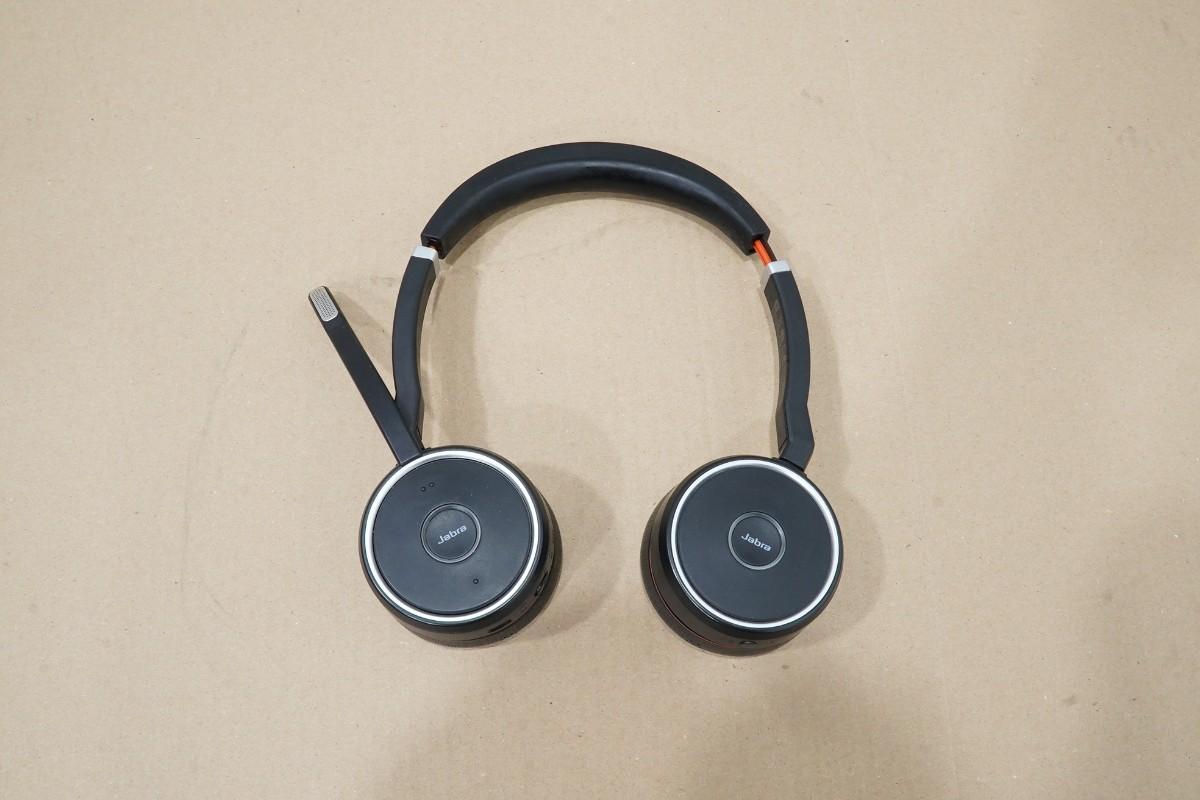 Parti med Jabra, Contour, Logitech og Lenovo IT-/kontorutstyr