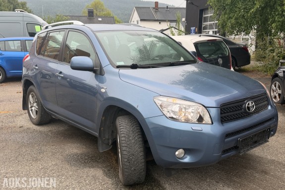 2006 Toyota RAV4 2.2 D 136 HK 4WD MANUELL - SOMMER OG VINTER 