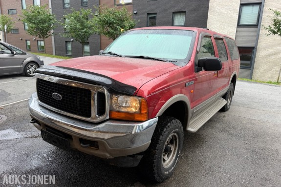 2001 Ford EXCURSION 6.8 L 314 HK AWD AUT 5-SETER HENGERFESTE 