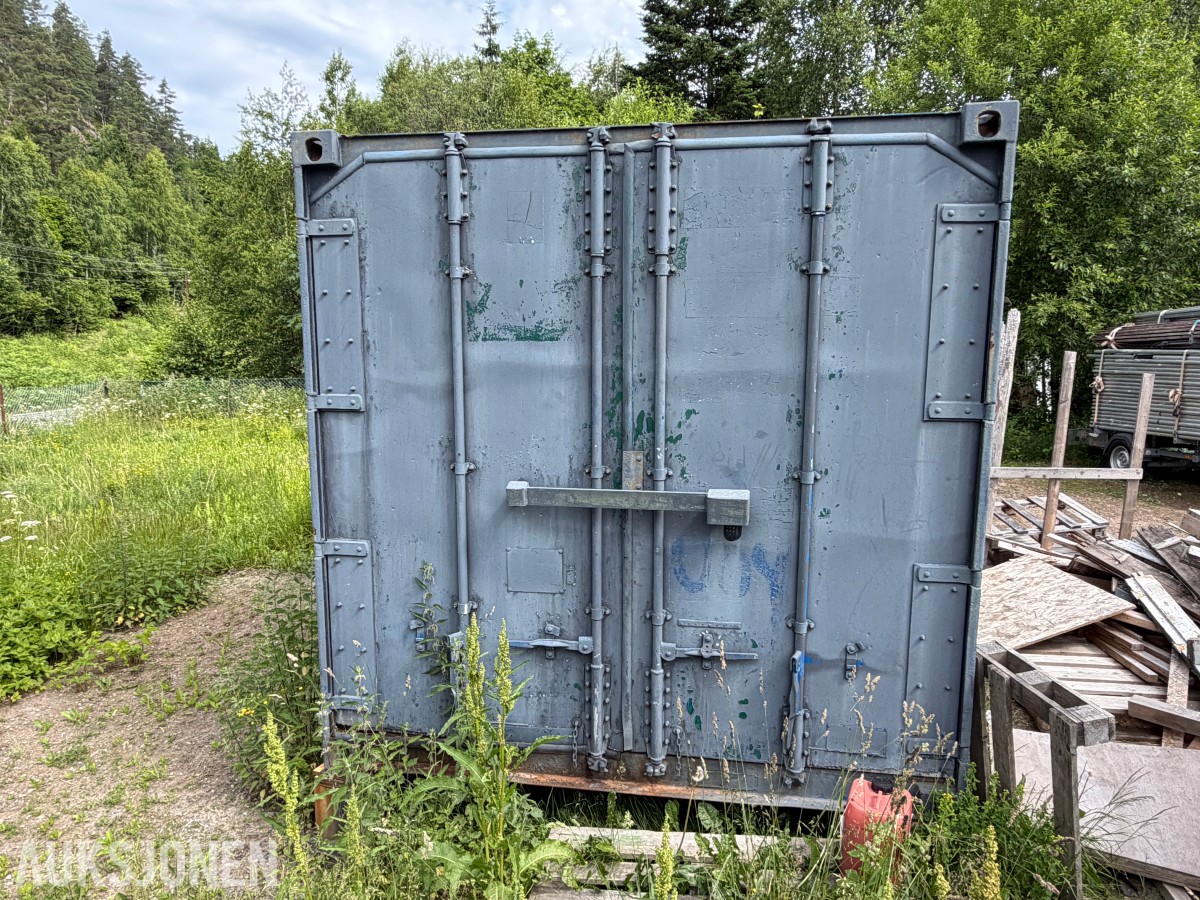 20-fots isolatert container med strømopplegg – ca. 6 × 2,4 × 2,4 m