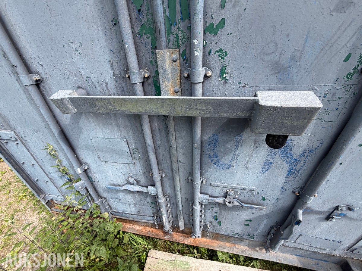 20-fots isolatert container med strømopplegg – ca. 6 × 2,4 × 2,4 m