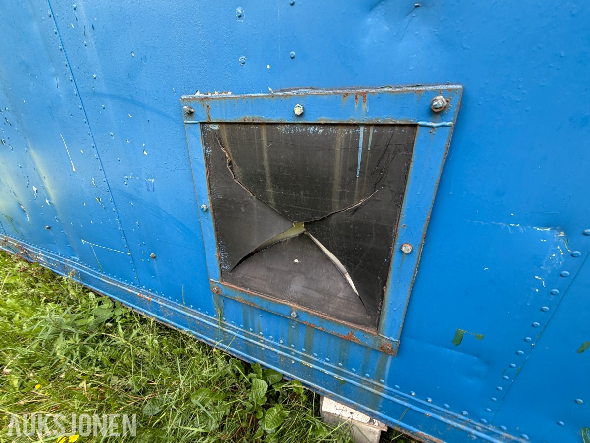 20-fots isolatert container med strømopplegg – ca. 6 × 2,4 × 2,4 m
