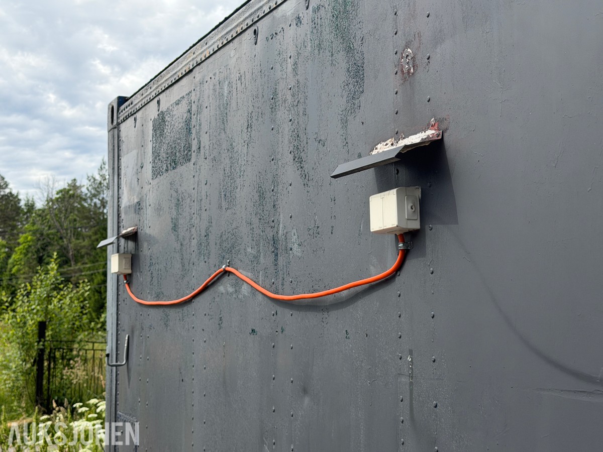 20-fots isolatert container med strømopplegg – ca. 6 × 2,4 × 2,4 m