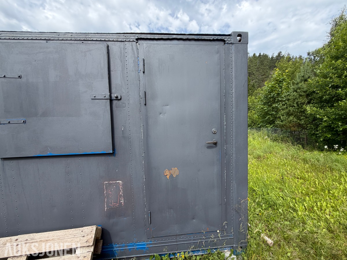 20-fots isolatert container med strømopplegg – ca. 6 × 2,4 × 2,4 m