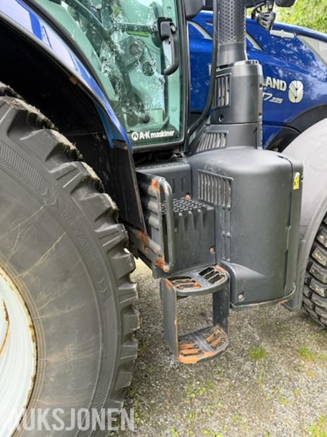2020 New Holland T7.225