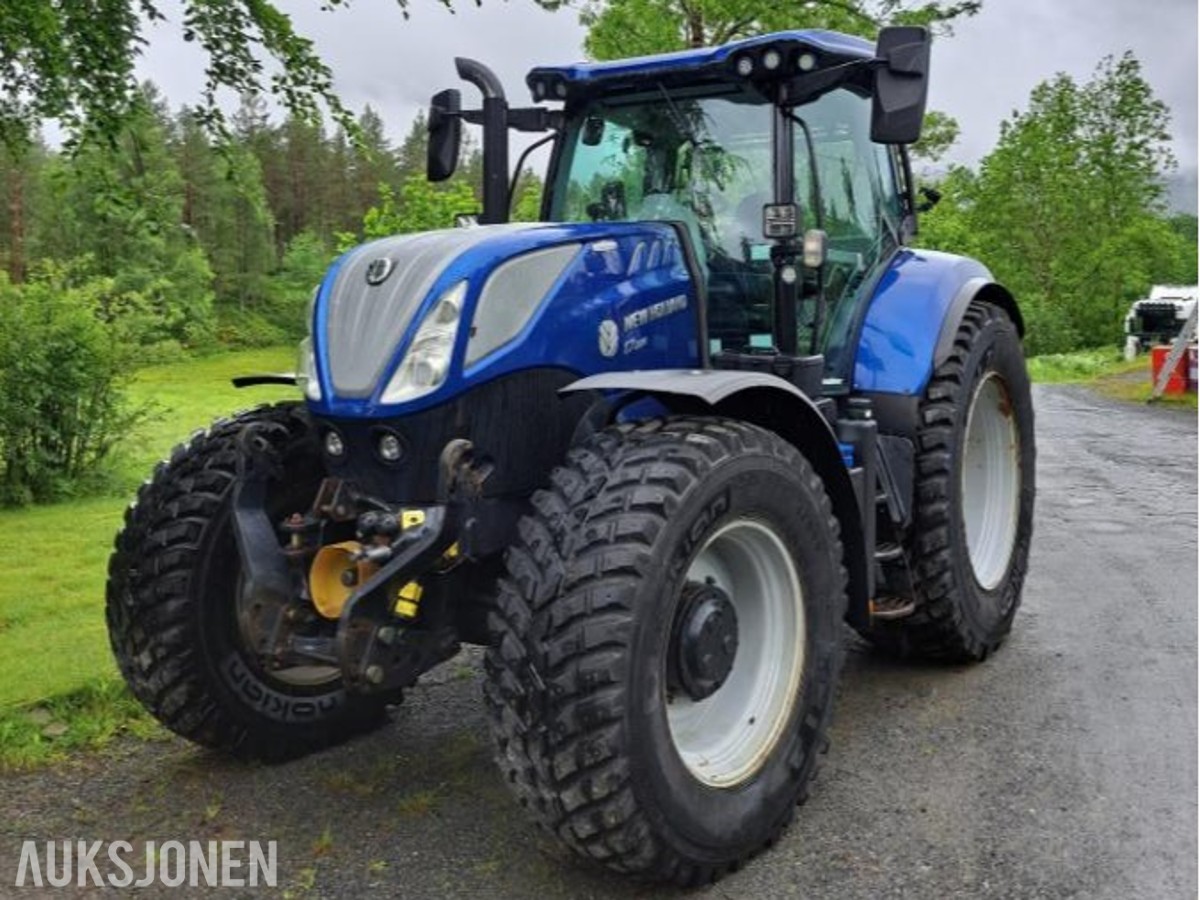 2020 New Holland T7.225