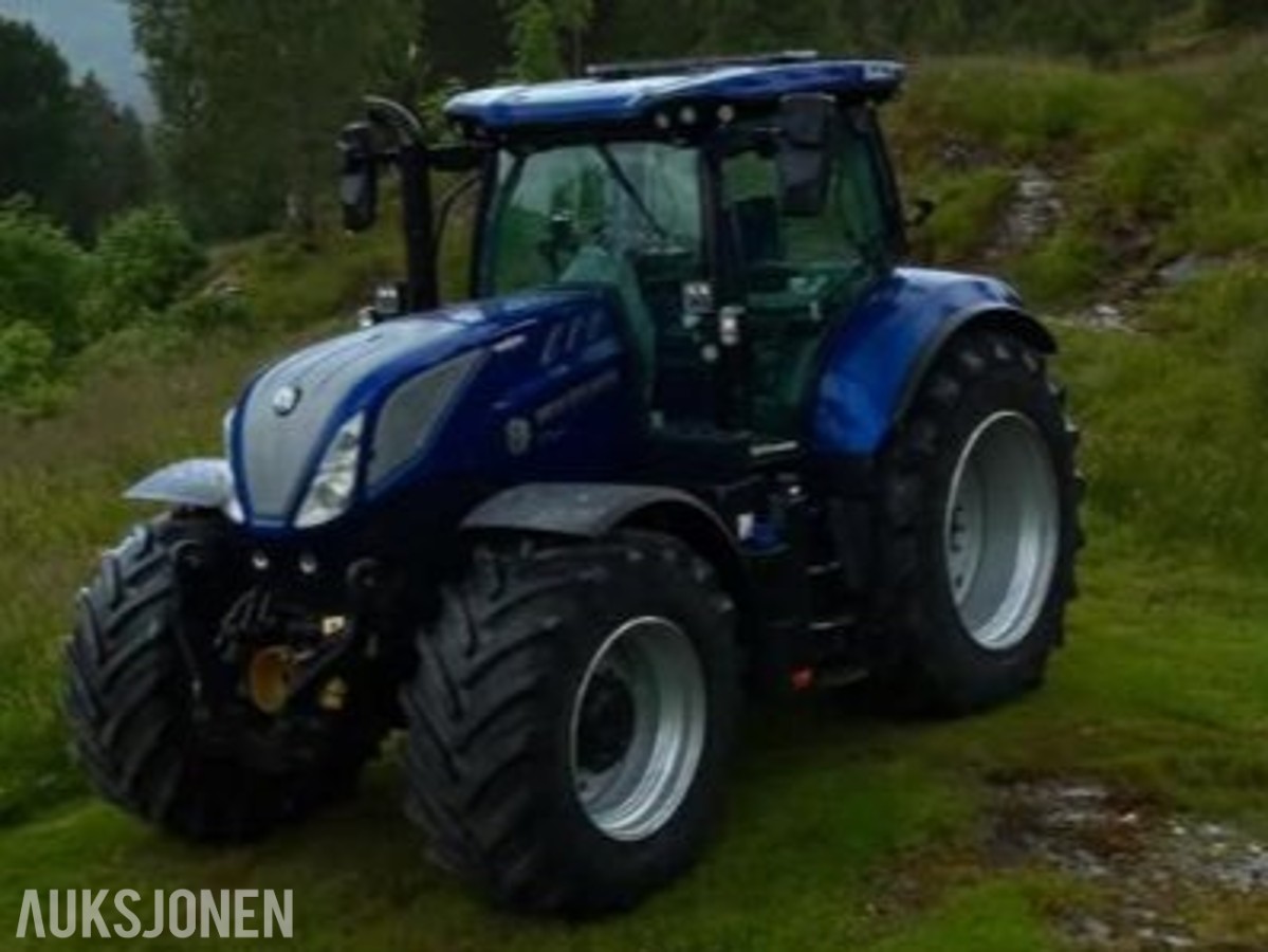 2020 New Holland T7.225