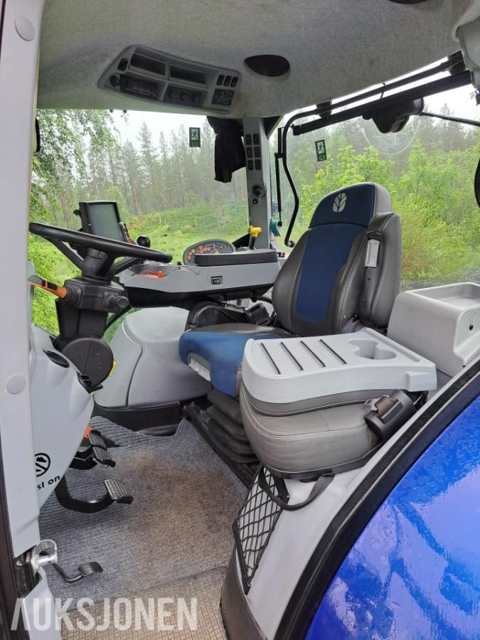2020 New Holland T7.225
