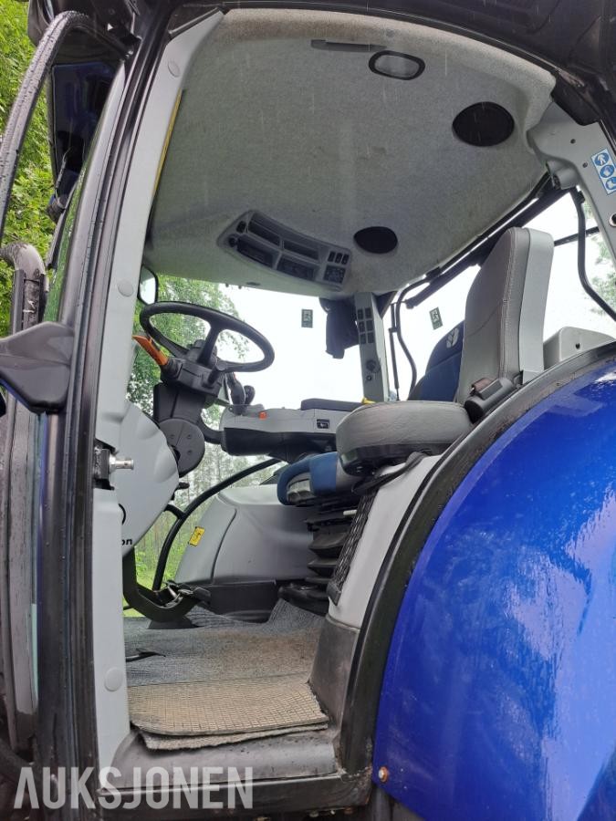 2020 New Holland T7.225