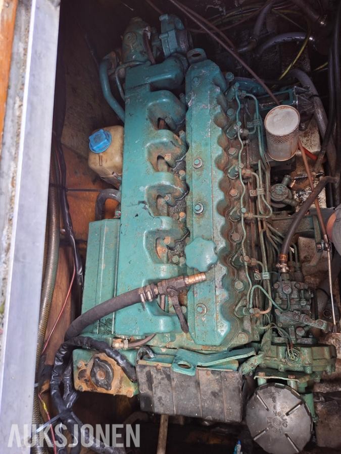 85 Scand Atlantic båt med 2 stk volvo b40