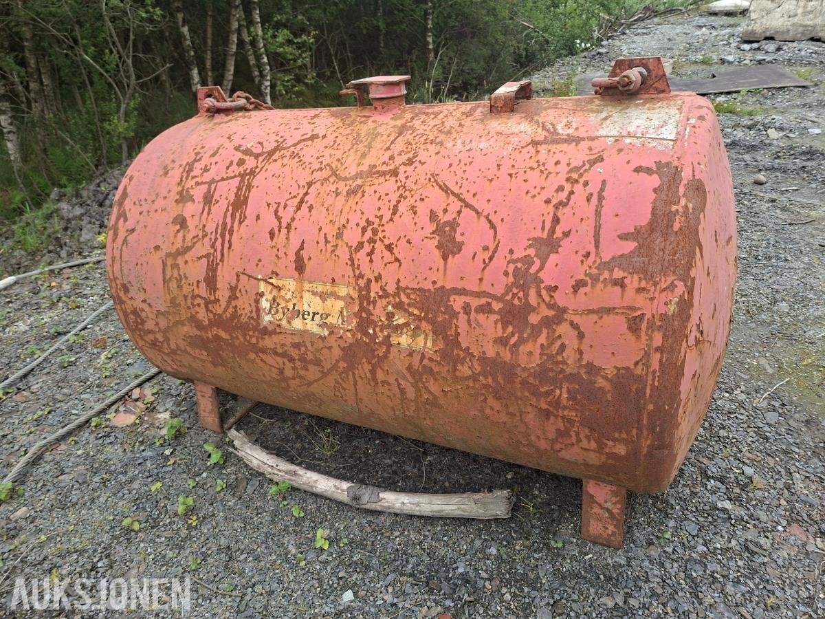 Dieseltank 1000 liter - Ståltank - Brukt