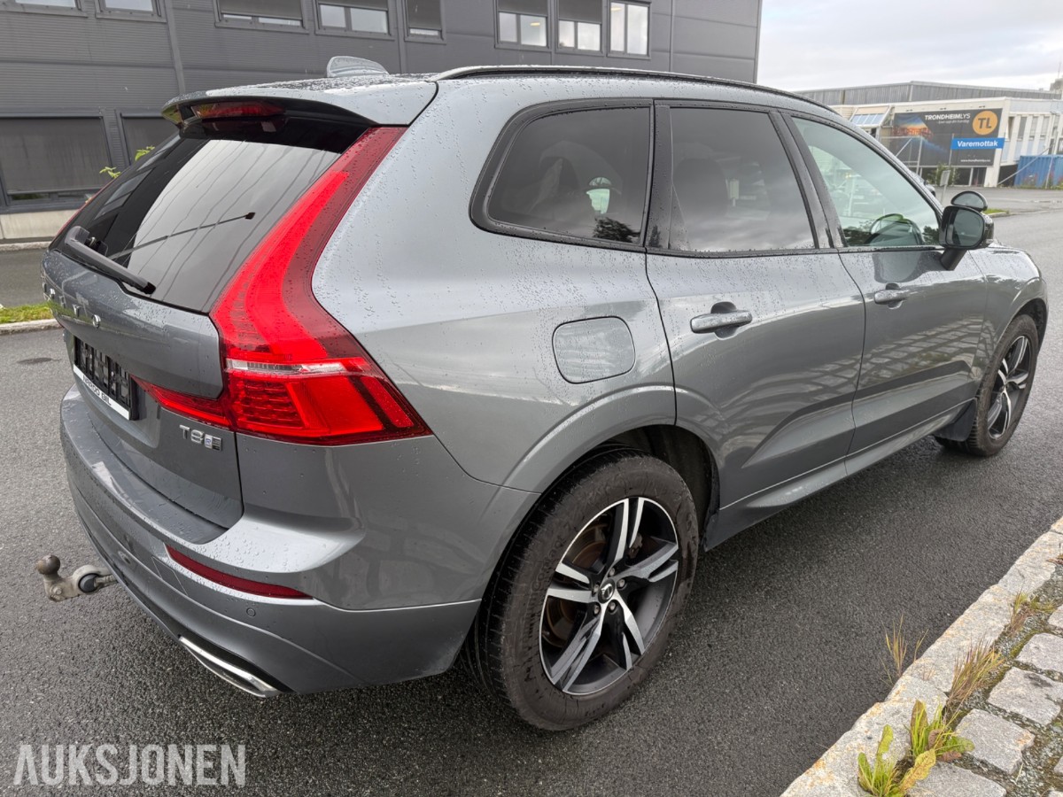 2020 Volvo XC60 T8 AWD R-DESIGN KJØRESKOLEBIL HENGERFESTE PANORAMA HEAD-UP 360-KAMERA