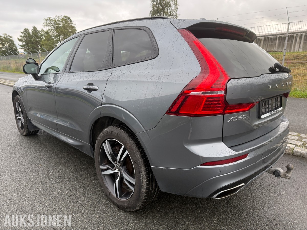 2020 Volvo XC60 T8 AWD R-DESIGN KJØRESKOLEBIL HENGERFESTE PANORAMA HEAD-UP 360-KAMERA