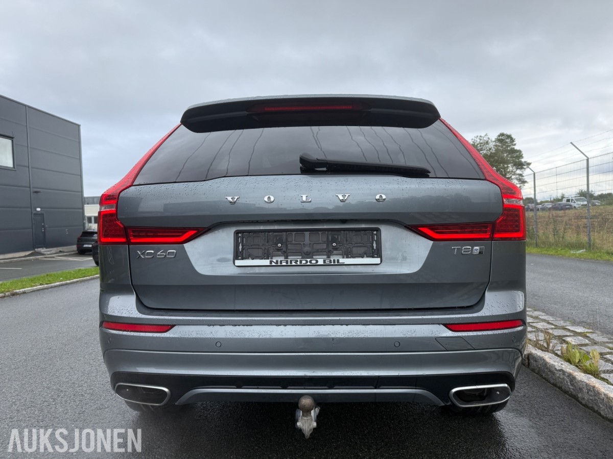 2020 Volvo XC60 T8 AWD R-DESIGN KJØRESKOLEBIL HENGERFESTE PANORAMA HEAD-UP 360-KAMERA