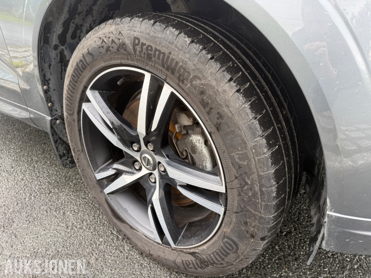2020 Volvo XC60 T8 AWD R-DESIGN KJØRESKOLEBIL HENGERFESTE PANORAMA HEAD-UP 360-KAMERA