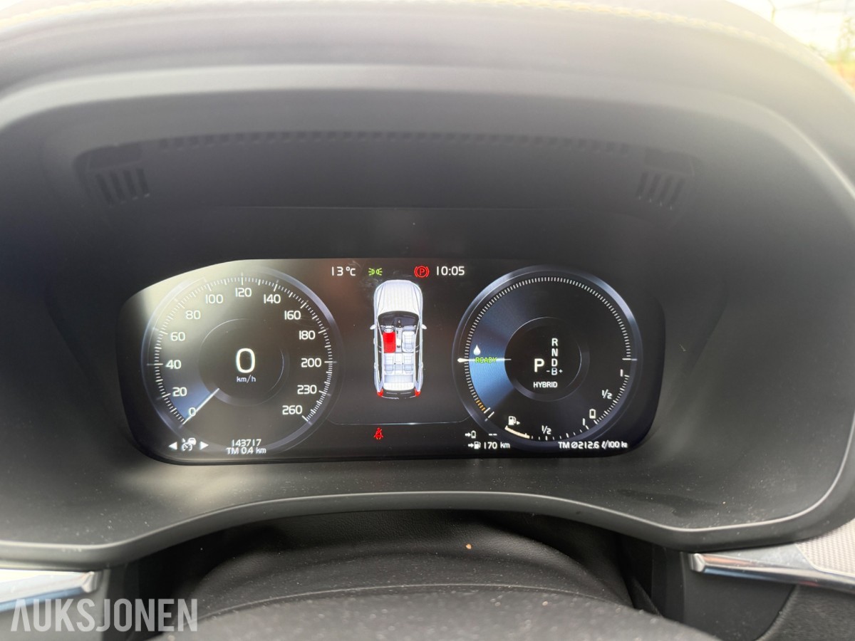 2020 Volvo XC60 T8 AWD R-DESIGN KJØRESKOLEBIL HENGERFESTE PANORAMA HEAD-UP 360-KAMERA