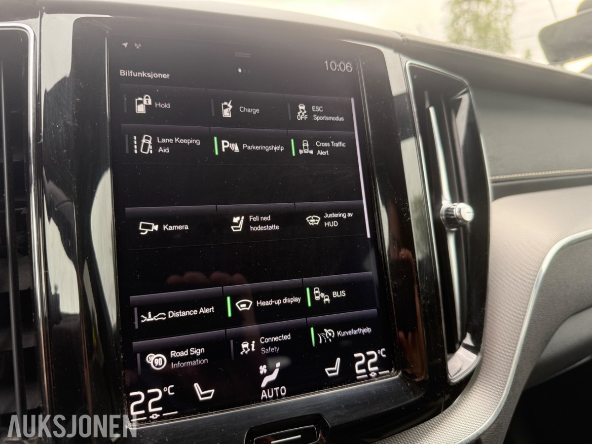2020 Volvo XC60 T8 AWD R-DESIGN KJØRESKOLEBIL HENGERFESTE PANORAMA HEAD-UP 360-KAMERA