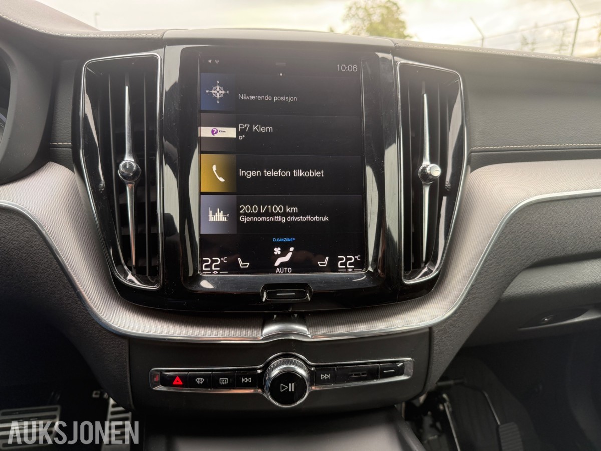 2020 Volvo XC60 T8 AWD R-DESIGN KJØRESKOLEBIL HENGERFESTE PANORAMA HEAD-UP 360-KAMERA