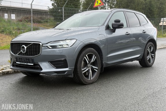 2020 Volvo XC60 T8 AWD R-DESIGN KJØRESKOLEBIL HENGERFESTE PANORAMA HEAD-UP 360-KAMERA