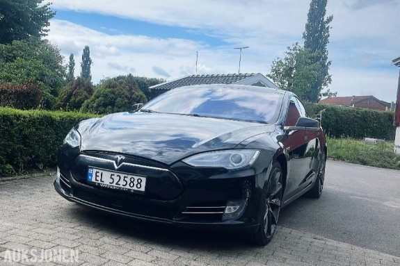 2015 Tesla Model S P85D 700HK AUTOPILOT CCS EU OK 02.2027