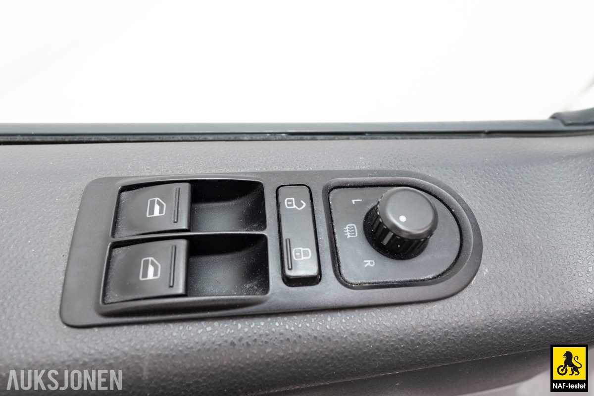 2015 Volkswagen TRANSPORTER 2.0 TDI 114 HK HENGERFESTE CRUISE VARMER