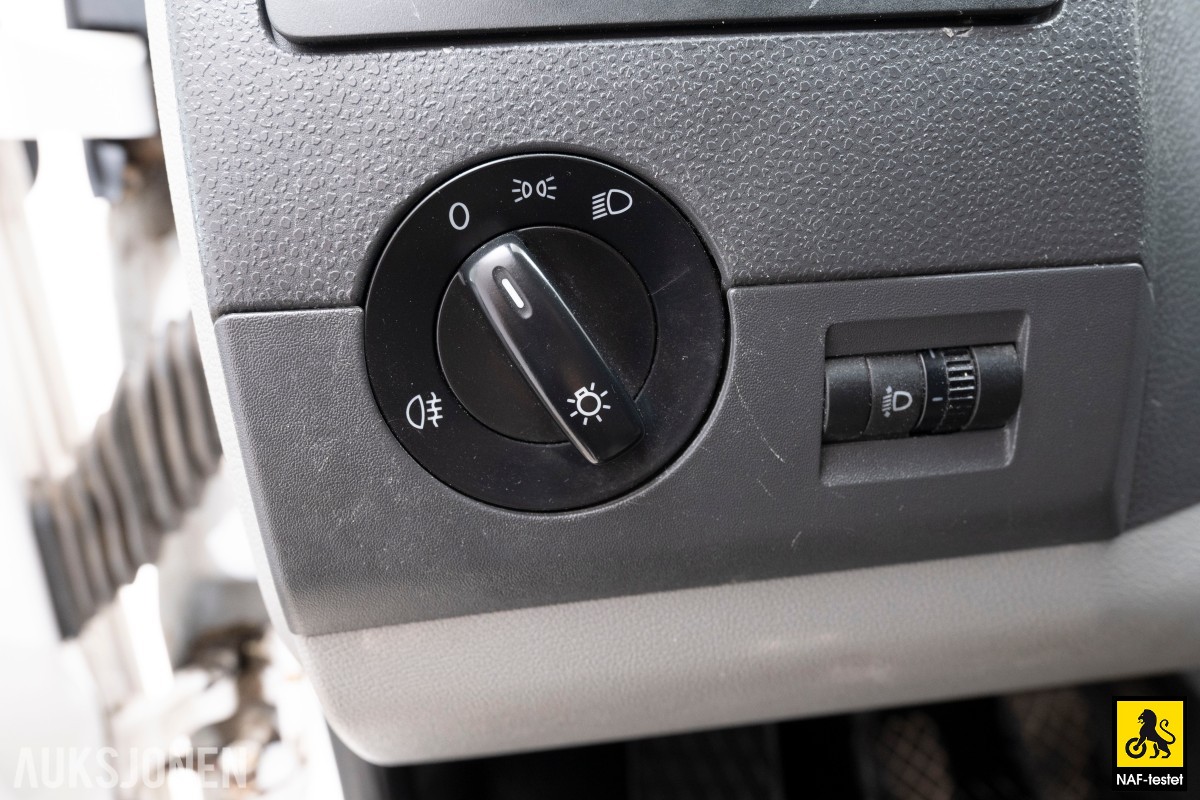 2015 Volkswagen TRANSPORTER 2.0 TDI 114 HK HENGERFESTE CRUISE VARMER