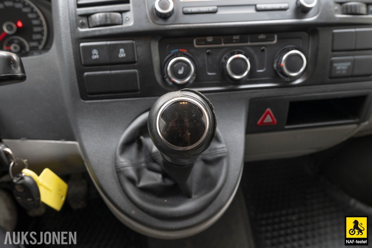 2015 Volkswagen TRANSPORTER 2.0 TDI 114 HK HENGERFESTE CRUISE VARMER