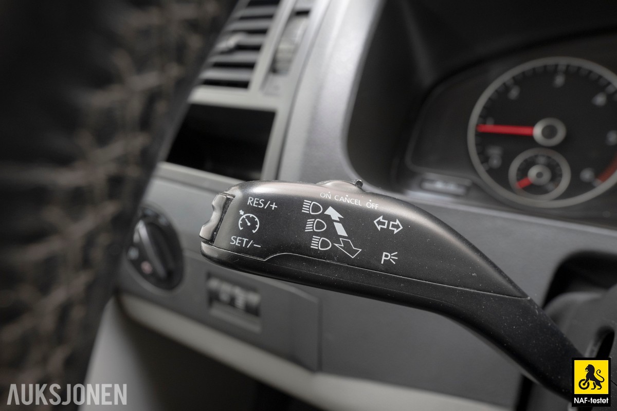 2015 Volkswagen TRANSPORTER 2.0 TDI 114 HK HENGERFESTE CRUISE VARMER