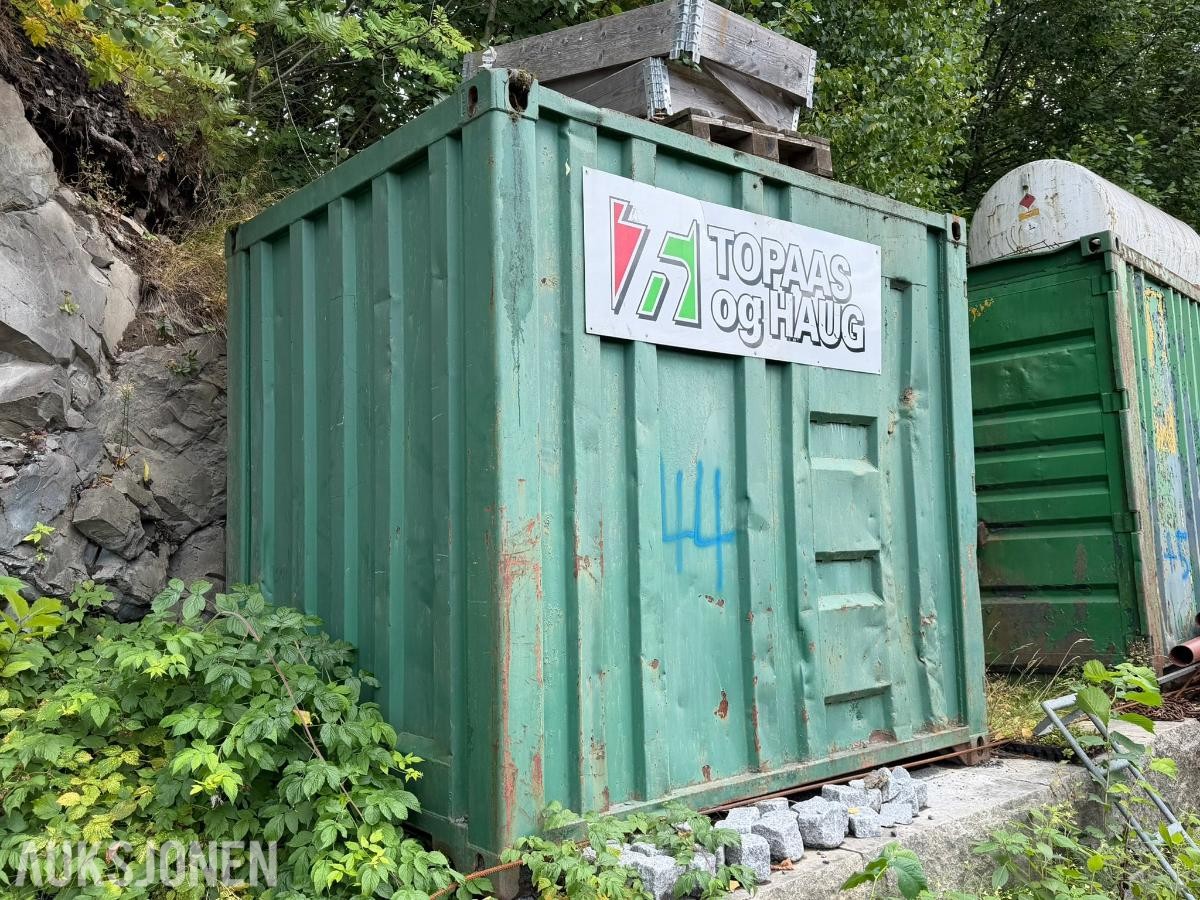10 fots stålcontainer med verktøy og materiell