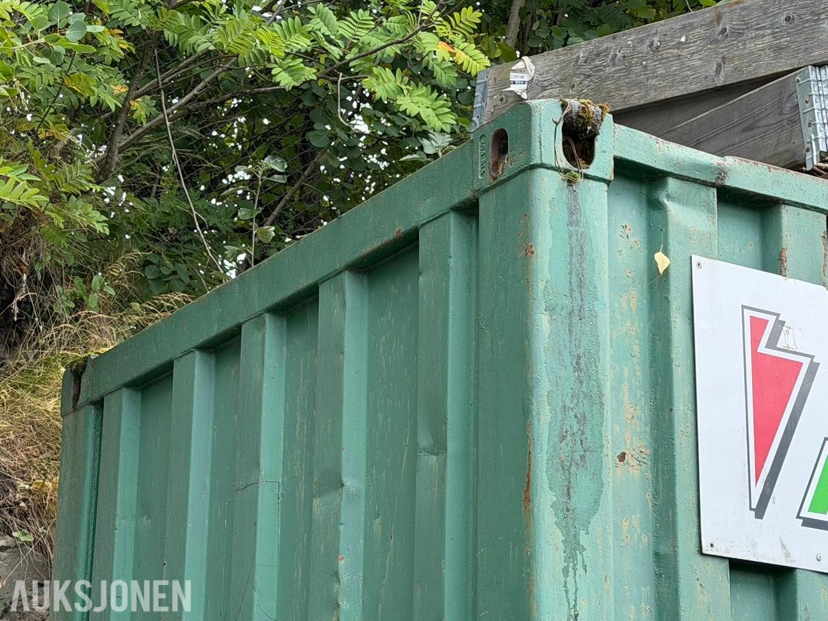 10 fots stålcontainer med verktøy og materiell