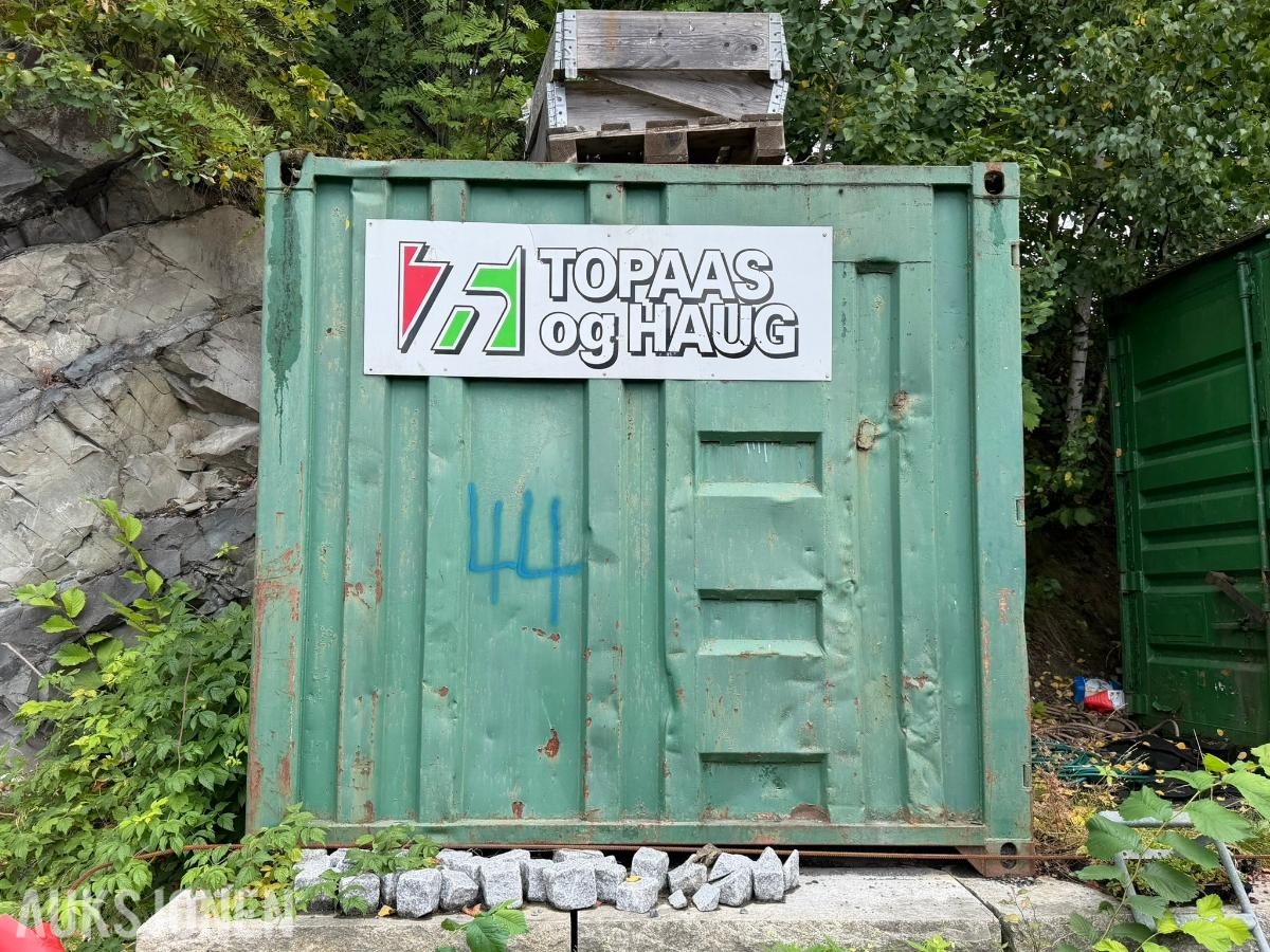 10 fots stålcontainer med verktøy og materiell