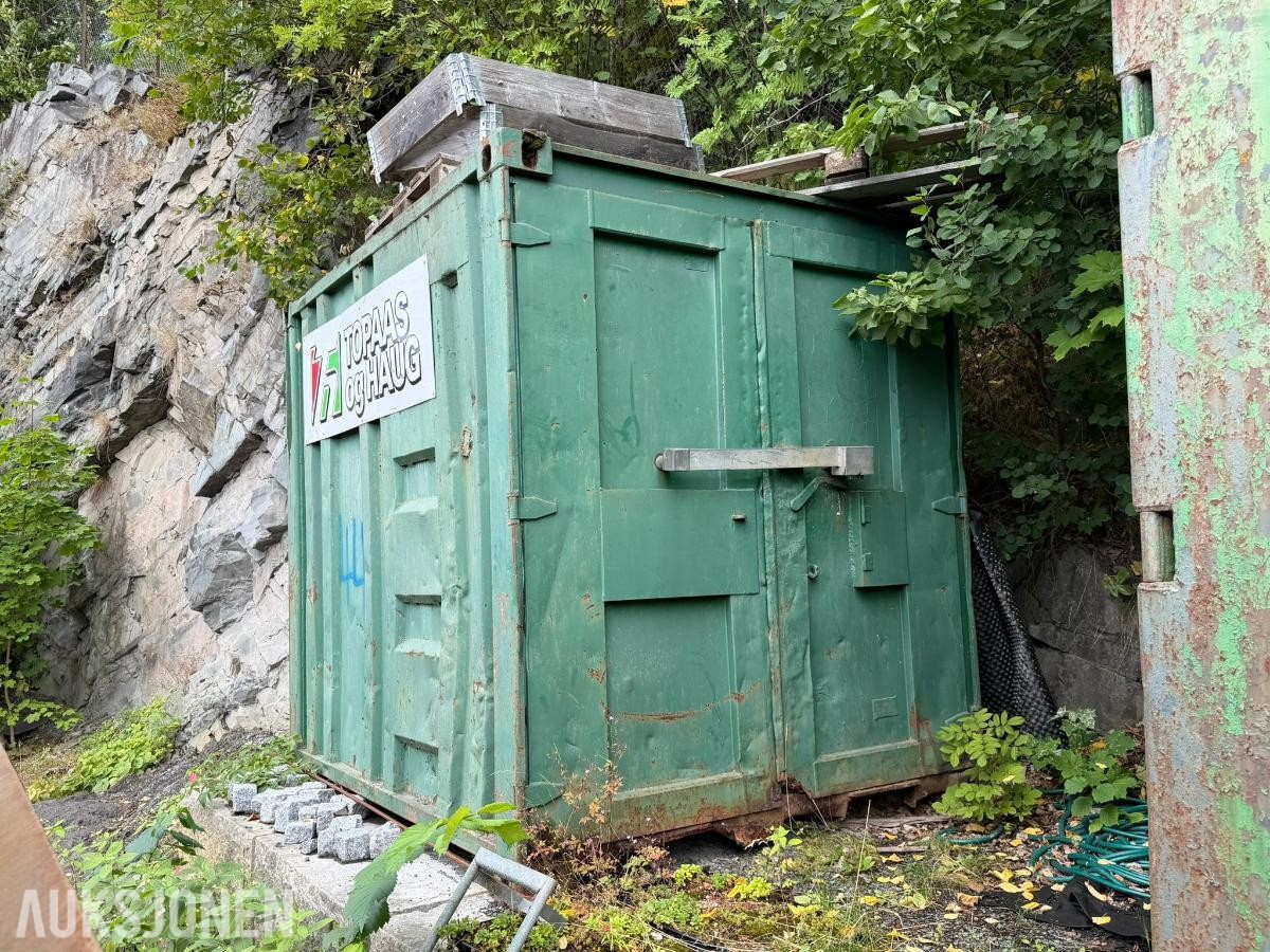 10 fots stålcontainer med verktøy og materiell